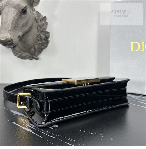 D I O R 디올 Miss Dior Graffiti 플랩백 Bag 37번 이미지
