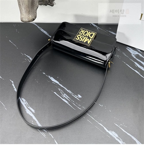 D I O R 디올 Miss Dior Graffiti 플랩백 Bag 10번 이미지