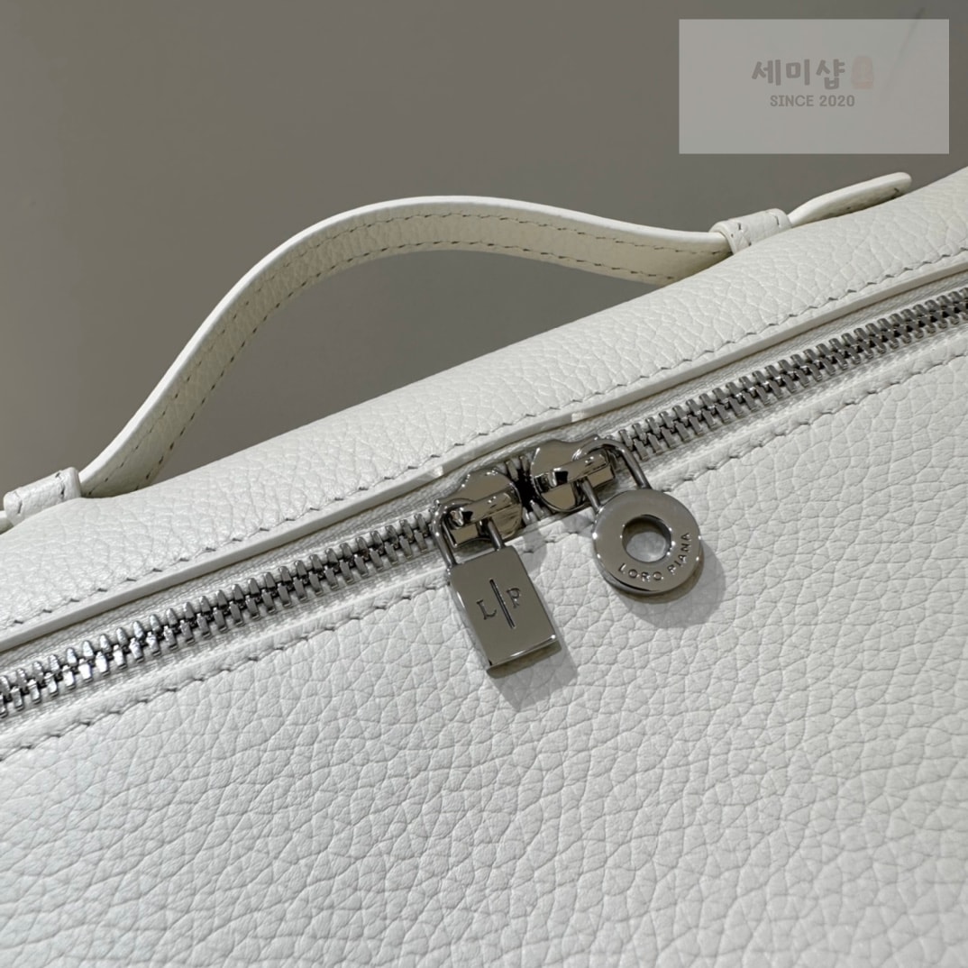 로로피아나 로로피아나 엑스트라 포켓 파우치 L19 위스퍼 화이트 Bag 7번 이미지