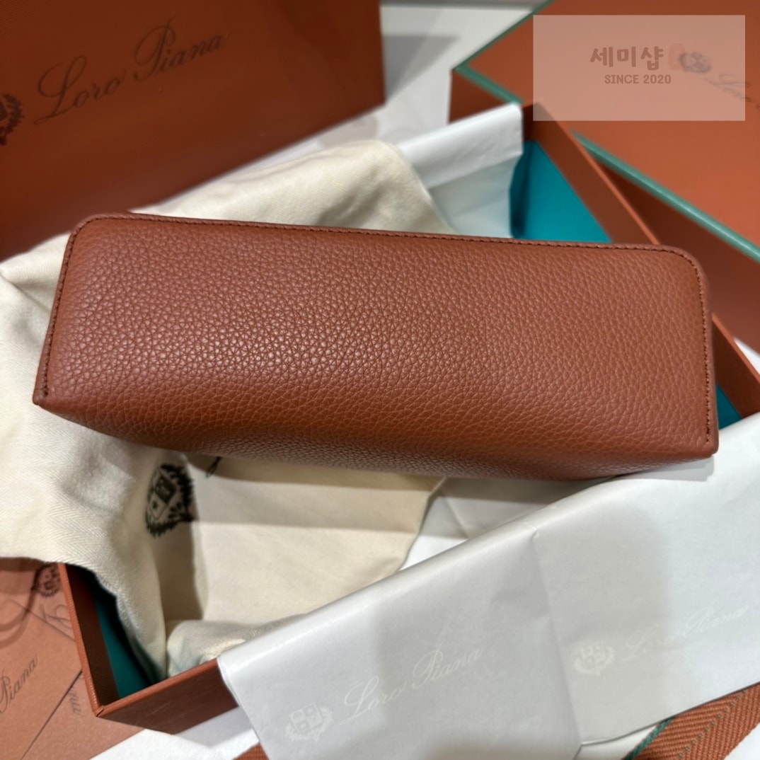 로로피아나 로로피아나 엑스트라 포켓 파우치 L19 퀴멜 Bag 4번 이미지