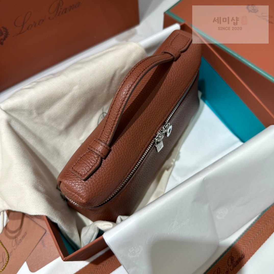 로로피아나 로로피아나 엑스트라 포켓 파우치 L19 퀴멜 Bag 5번 이미지