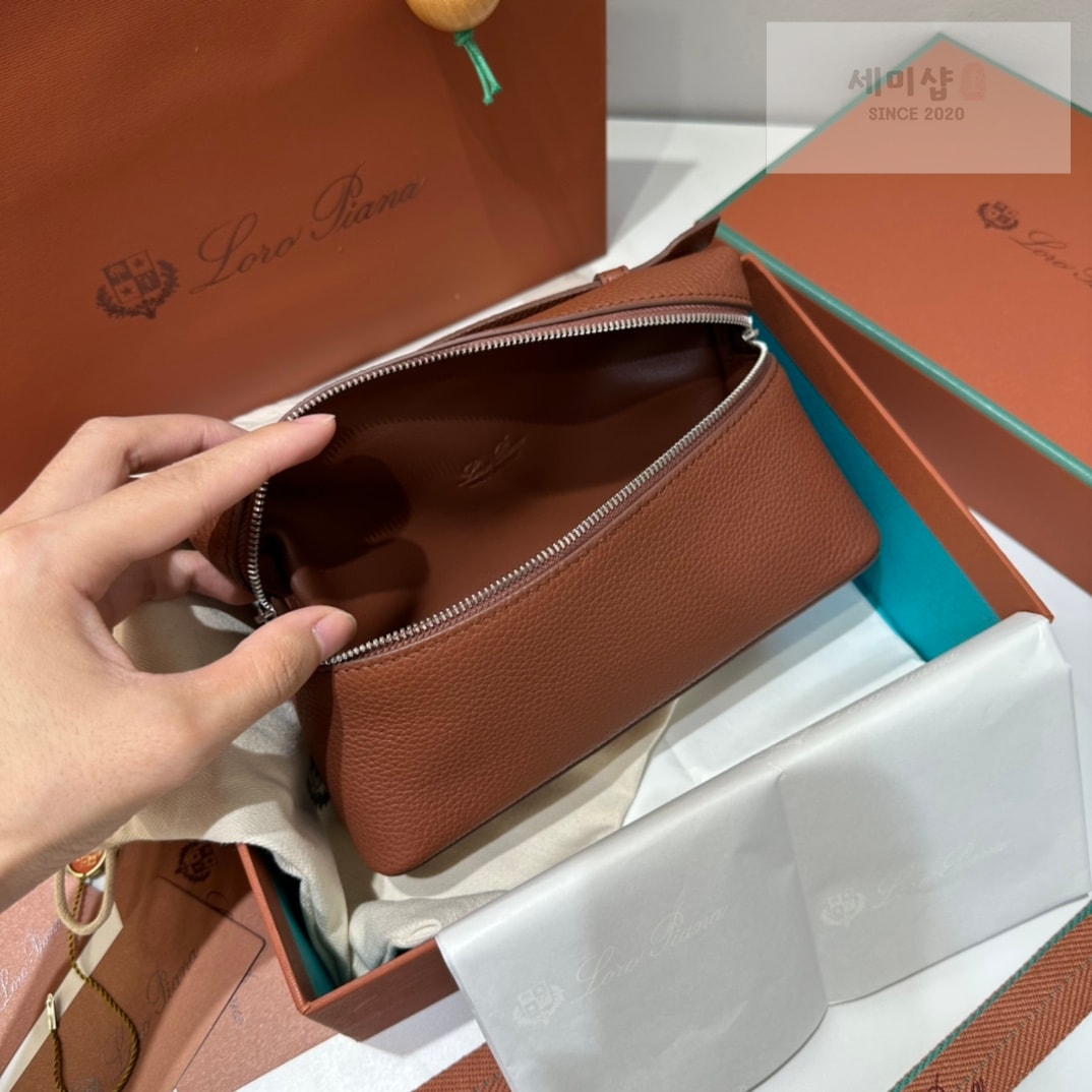 로로피아나 로로피아나 엑스트라 포켓 파우치 L19 퀴멜 Bag 7번 이미지