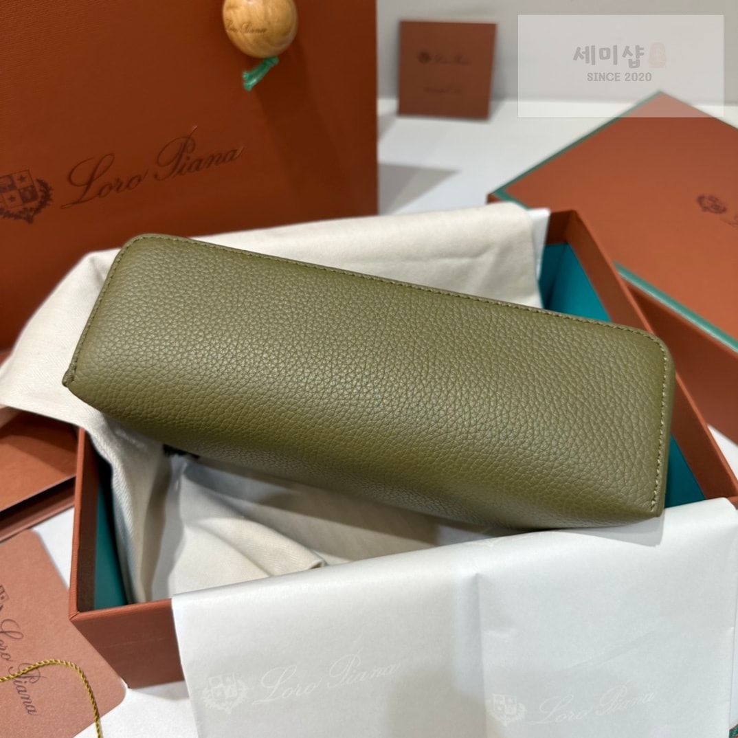 로로피아나 로로피아나 엑스트라 포켓 파우치 L19 세이지 Bag 4번 이미지