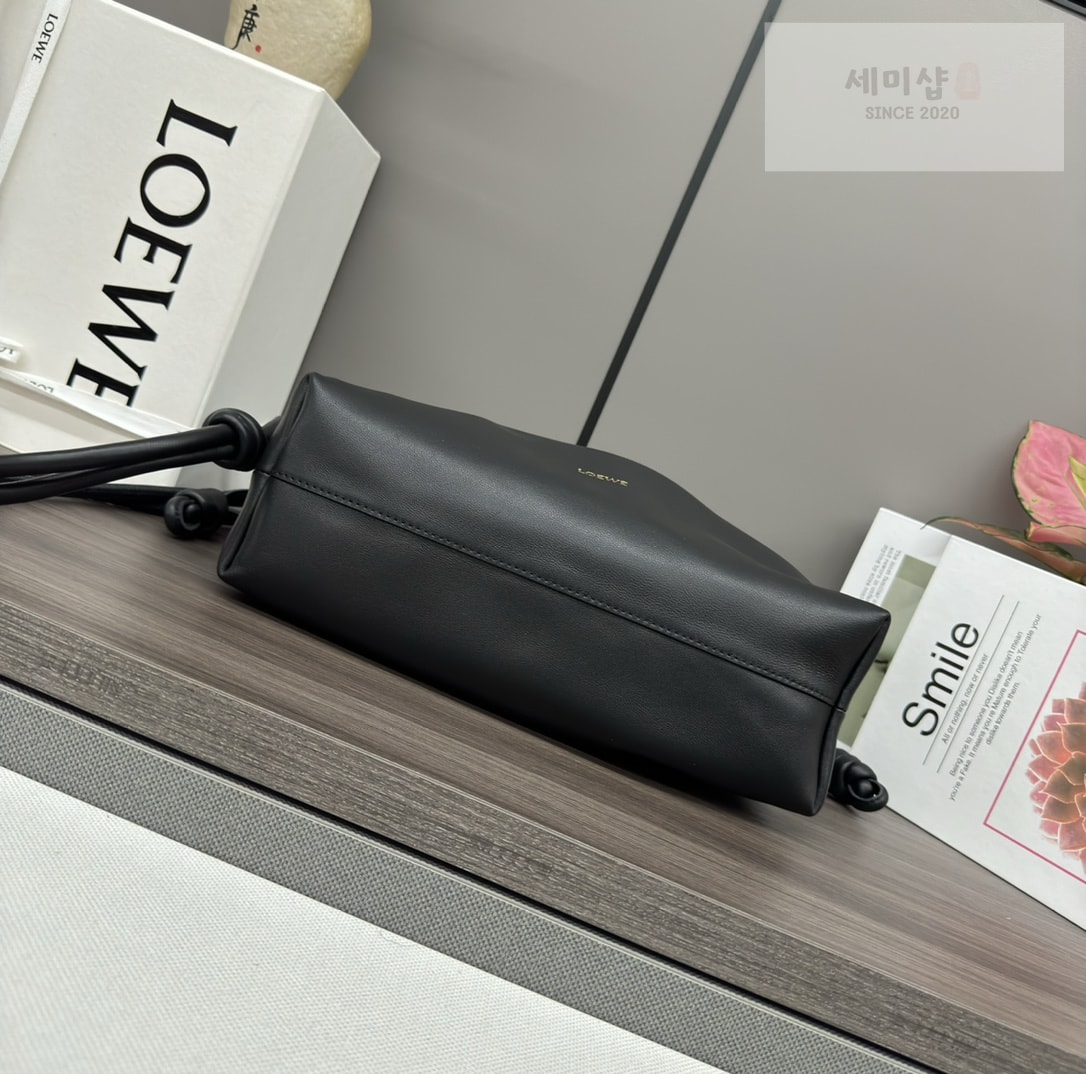 Loewe 로에베 멜로우 나파 램스킨 플라멩고 펄스 백 30*20*10.5CM Bag 8번 이미지