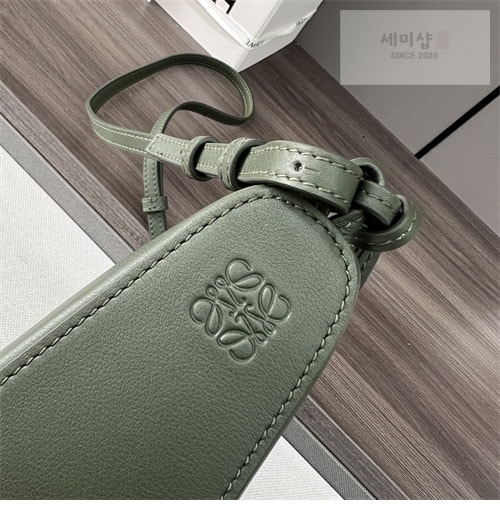 Loewe 로에베 미니 해먹 호보 백 Bag 26번 이미지
