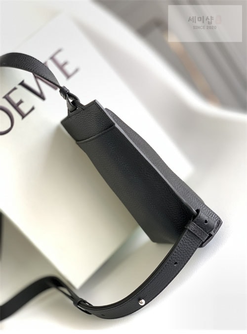 Loewe 로에베 버티컬 T 포켓 크로스백 Bag 10번 이미지