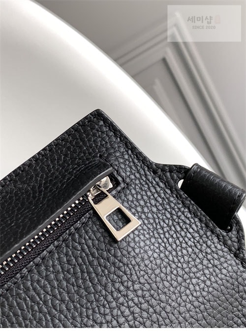 Loewe 로에베 버티컬 T 포켓 크로스백 Bag 4번 이미지