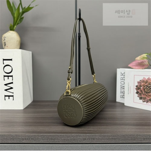 Loewe 로에베 브레이슬릿 파우치 2컬러 Bag 3번 이미지