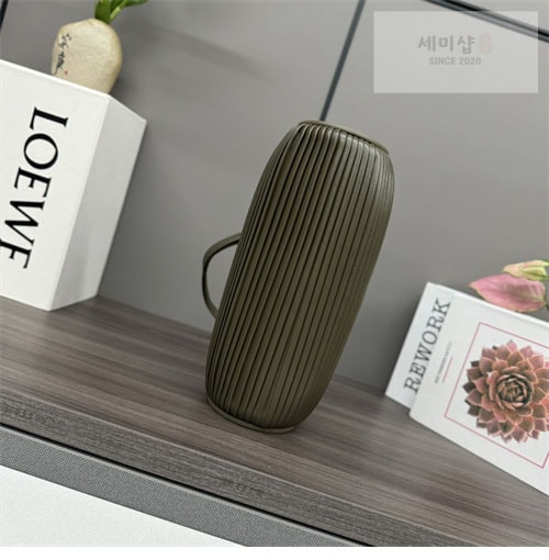 Loewe 로에베 브레이슬릿 파우치 2컬러 Bag 17번 이미지