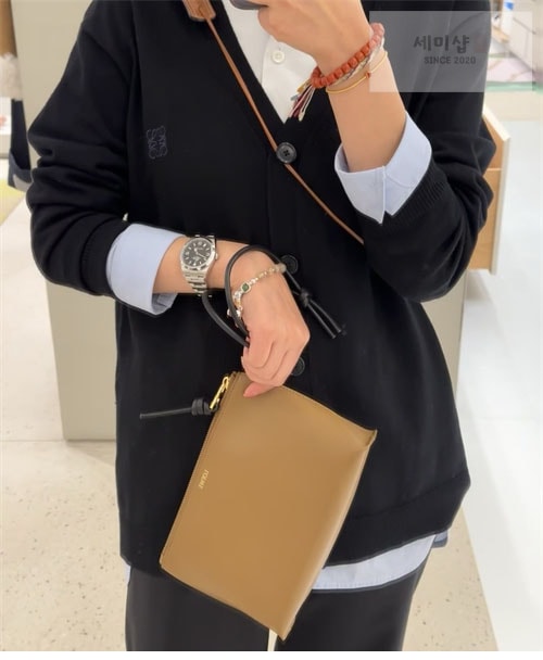 Loewe 로에베 샤이니 나파 파우치 클러치백 Bag 1번 이미지