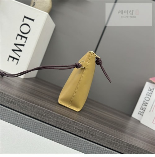 Loewe 로에베 샤이니 나파 파우치 클러치백 Bag 8번 이미지