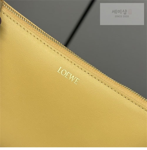 Loewe 로에베 샤이니 나파 파우치 클러치백 Bag 27번 이미지