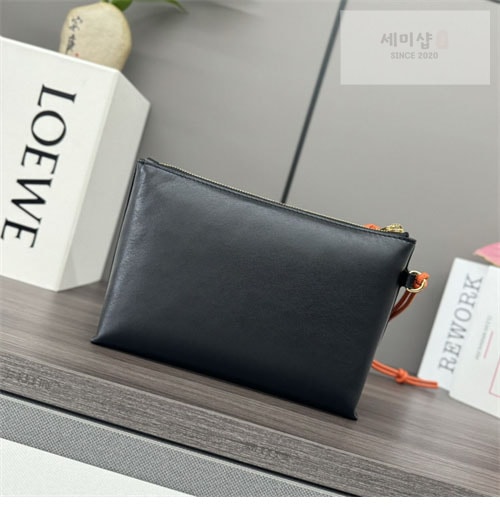 Loewe 로에베 샤이니 나파 파우치 클러치백 Bag 14번 이미지