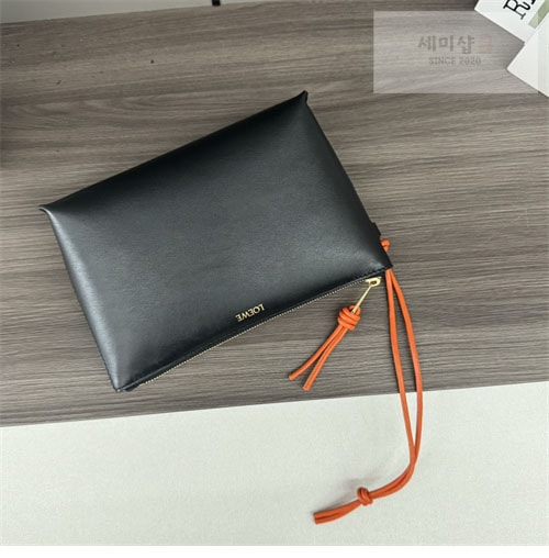 Loewe 로에베 샤이니 나파 파우치 클러치백 Bag 29번 이미지