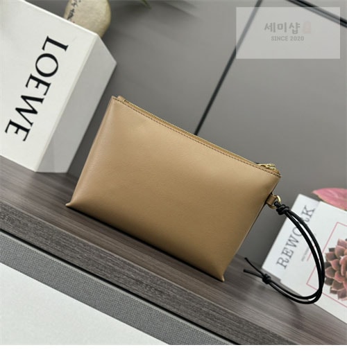 Loewe 로에베 샤이니 나파 파우치 클러치백 Bag 15번 이미지