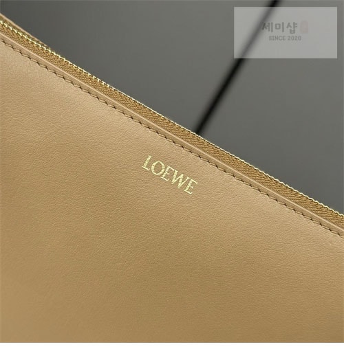 Loewe 로에베 샤이니 나파 파우치 클러치백 Bag 35번 이미지