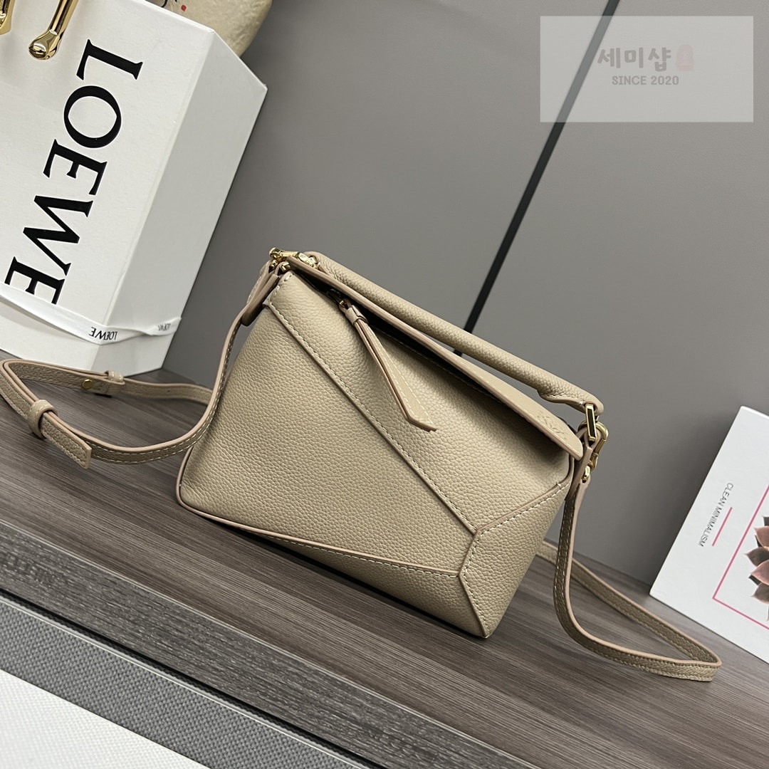 Loewe 로에베 소프트 그레인 카프스킨 미니 퍼즐 백 18*12.5*8CM Bag 4번 이미지