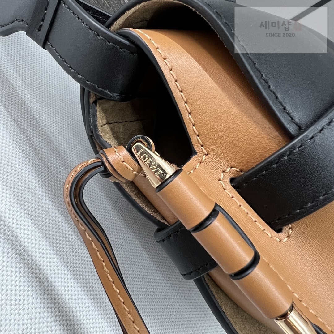 Loewe 로에베 소프트 카프스킨 & 자카드 스몰 게이트 백 20*19*11.5CM Bag 7번 이미지