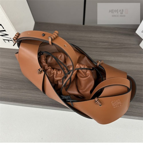 Loewe 로에베 인터레이스 호보백 2컬러 Bag 6번 이미지