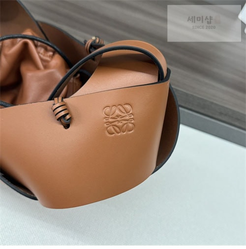 Loewe 로에베 인터레이스 호보백 2컬러 Bag 12번 이미지