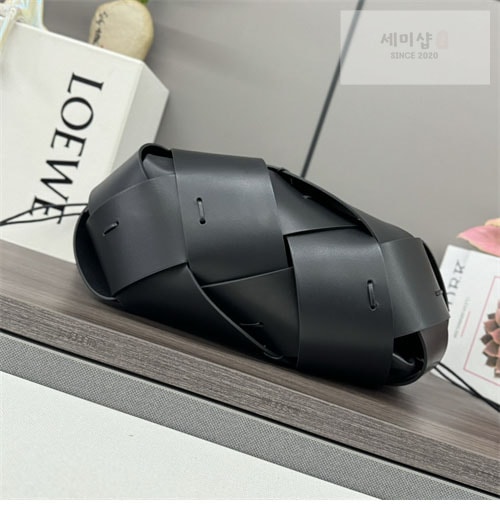 Loewe 로에베 인터레이스 호보백 2컬러 Bag 7번 이미지