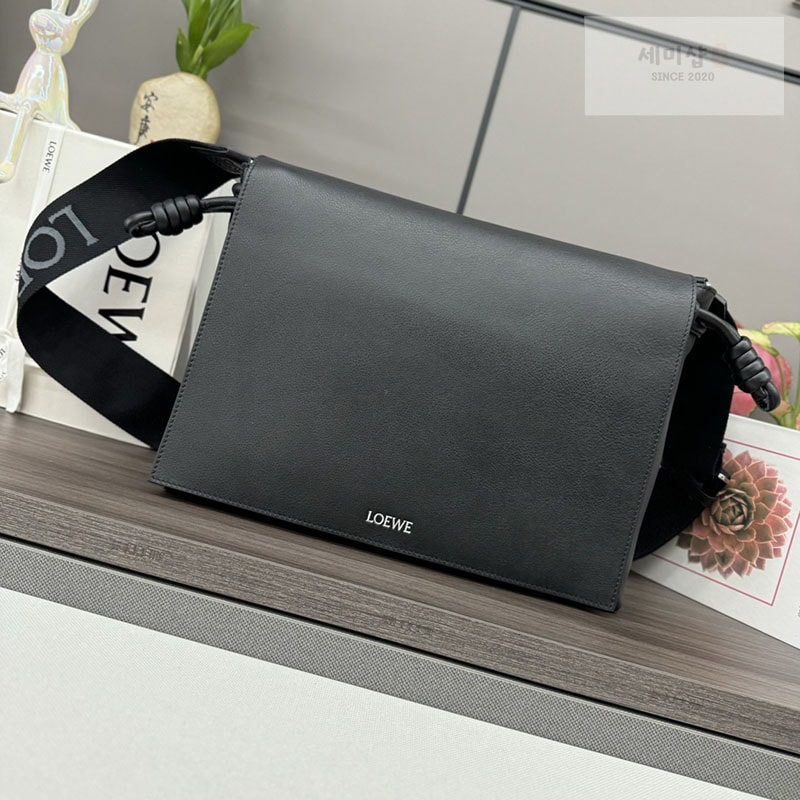 Loewe 로에베 카프스킨 플라멩코 사첼 메신저 크로스백 Bag 12번 이미지
