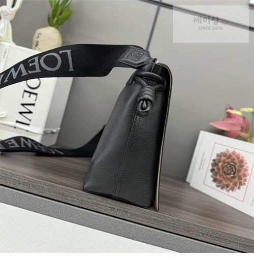 Loewe 로에베 카프스킨 플라멩코 사첼 메신저 크로스백 Bag 24번 이미지