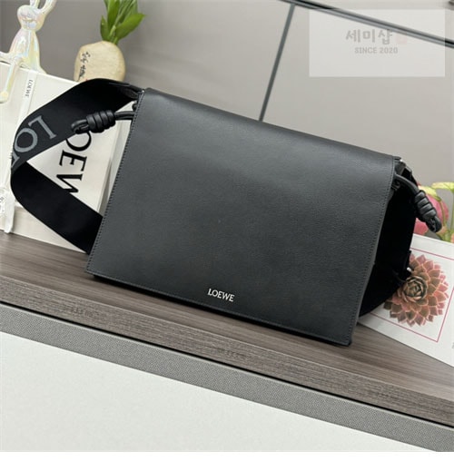 Loewe 로에베 카프스킨 플라멩코 사첼 메신저 크로스백 Bag 13번 이미지