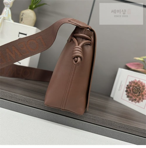 Loewe 로에베 카프스킨 플라멩코 사첼 메신저 크로스백 Bag 9번 이미지