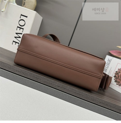 Loewe 로에베 카프스킨 플라멩코 사첼 메신저 크로스백 Bag 14번 이미지