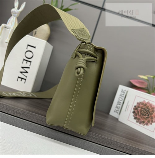 Loewe 로에베 카프스킨 플라멩코 사첼 메신저 크로스백 Bag 3번 이미지