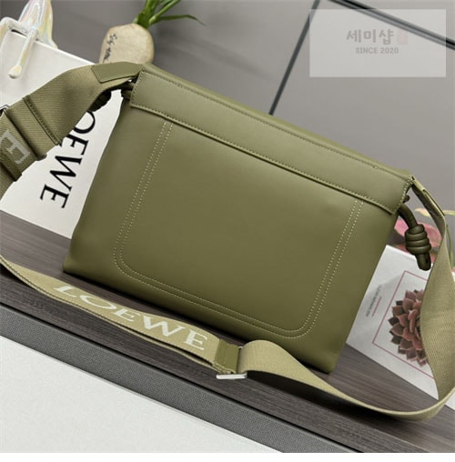 Loewe 로에베 카프스킨 플라멩코 사첼 메신저 크로스백 Bag 15번 이미지