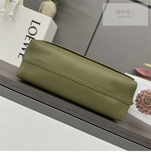 Loewe 로에베 카프스킨 플라멩코 사첼 메신저 크로스백 Bag 19번 이미지