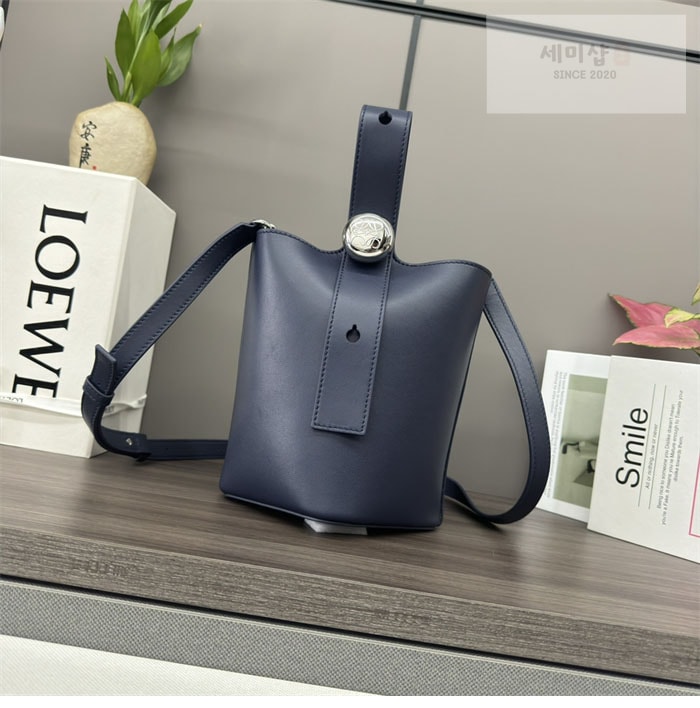 Loewe 로에베 페블 미니 버킷백 Bag 2번 이미지