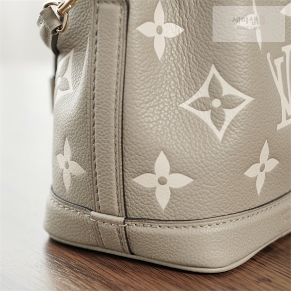 Louis Vuitton 루이비통 나노 노에 백 앙프렝뜨 모노그램 M46291 갈렛 바이컬러 Bag 13번 이미지