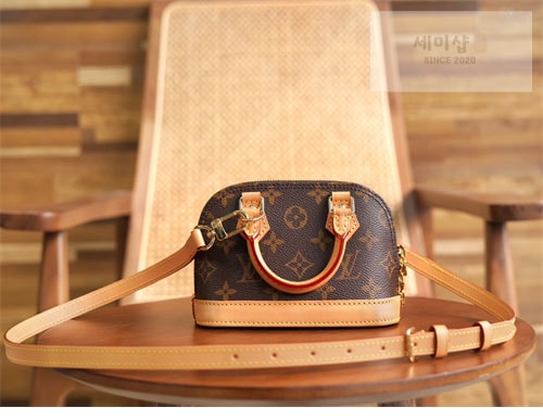 Louis Vuitton 루이비통 나노 알마 모노그램 숄더백 M82717 모노그램 Bag 11번 이미지