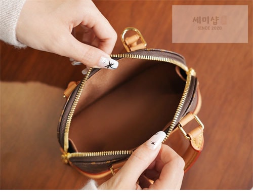 Louis Vuitton 루이비통 나노 알마 모노그램 숄더백 M82717 모노그램 Bag 10번 이미지