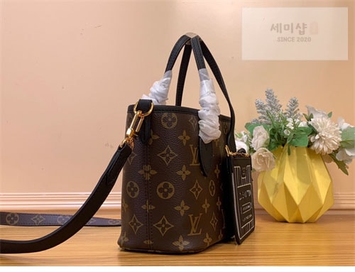 Louis Vuitton 루이비통 네버풀 반둘리에 인사이드 아웃 BB " 4 Color " 핑크 Bag 29번 이미지