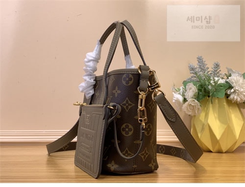 Louis Vuitton 루이비통 네버풀 반둘리에 인사이드 아웃 BB " 4 Color " 핑크 Bag 14번 이미지
