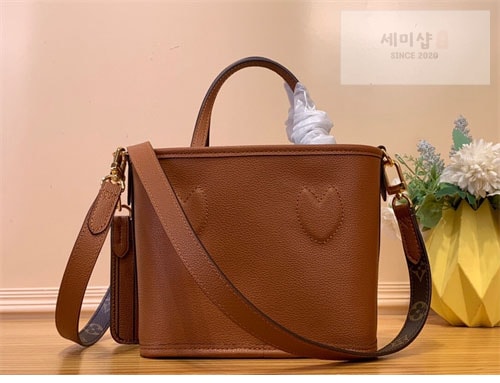 Louis Vuitton 루이비통 네버풀 반둘리에 인사이드 아웃 BB " 4 Color " 핑크 Bag 8번 이미지