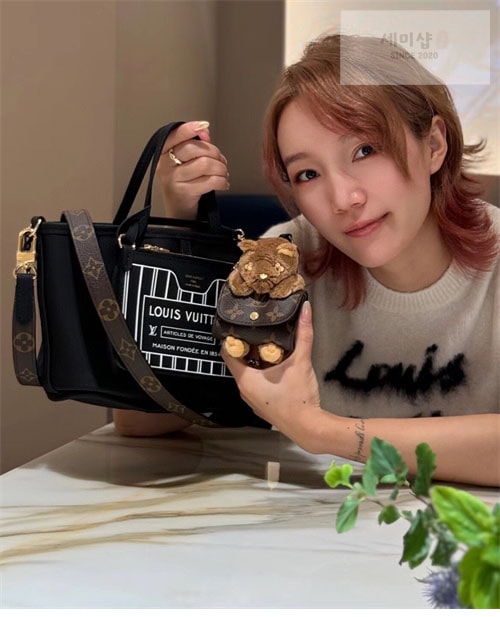 Louis Vuitton 루이비통 네버풀 반둘리에 인사이드 아웃 BB " 4 Color " 핑크 Bag 44번 이미지