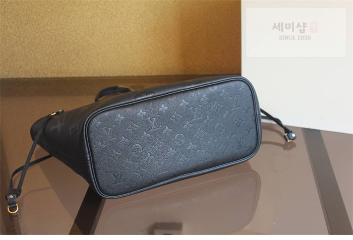 Louis Vuitton 루이비통 네버풀 MM 토트백 앙프렝트 모노그램 M45685 블랙 Bag 8번 이미지