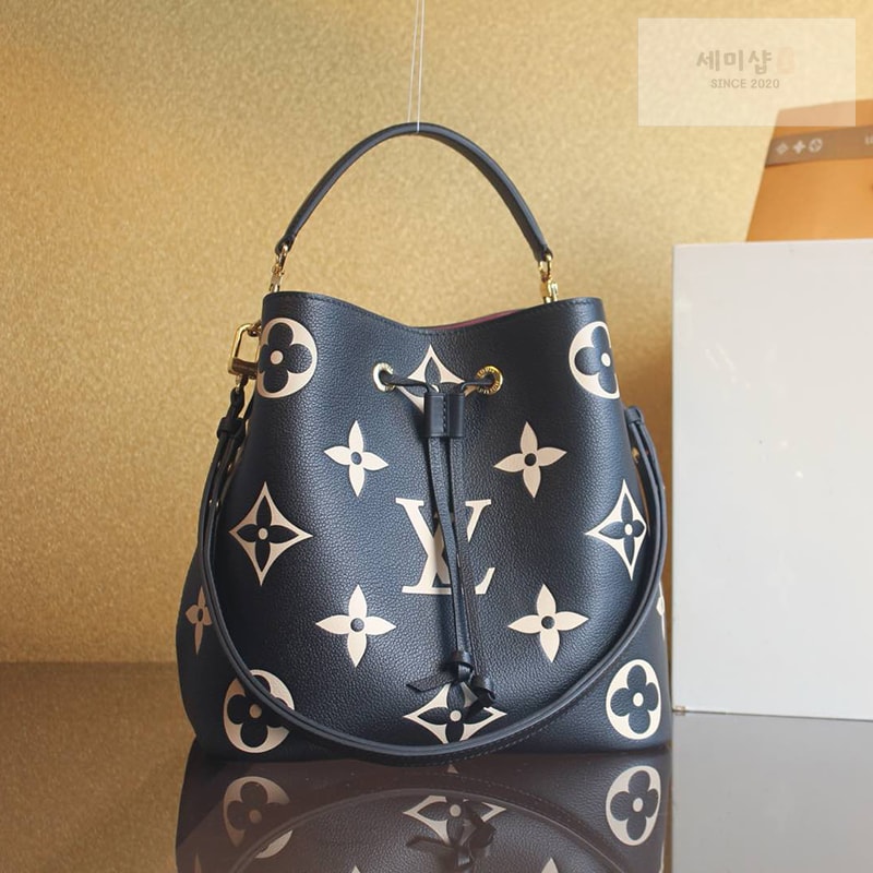 Louis Vuitton 루이비통 네오노에 MM 앙프렝뜨 모노그램 M45497 블랙 바이컬러 Bag 2번 이미지