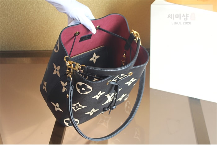 Louis Vuitton 루이비통 네오노에 MM 앙프렝뜨 모노그램 M45497 블랙 바이컬러 Bag 5번 이미지