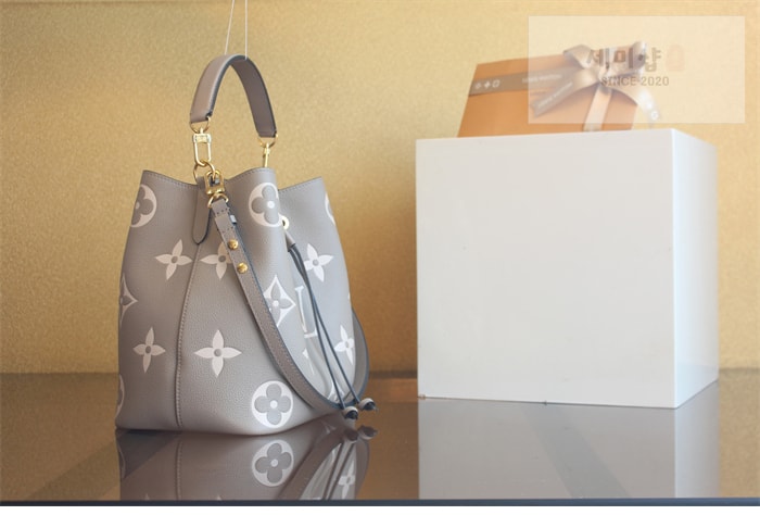 Louis Vuitton 루이비통 네오노에 MM 앙프렝뜨 모노그램 M45555 갈렛 바이컬러 Bag 5번 이미지