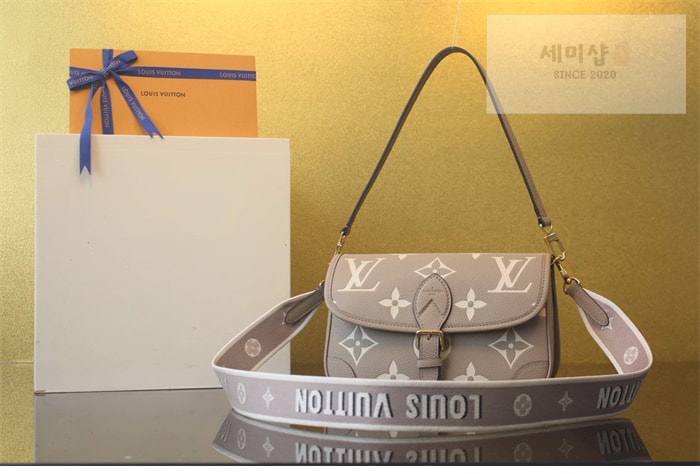 Louis Vuitton 루이비통 다이앤 앙프렝뜨 모노그램 M46583 갈렛바이컬러 Bag 5번 이미지