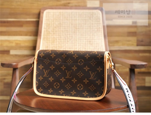 Louis Vuitton 루이비통 다이앤 PM M45985 모노그램 Bag 13번 이미지