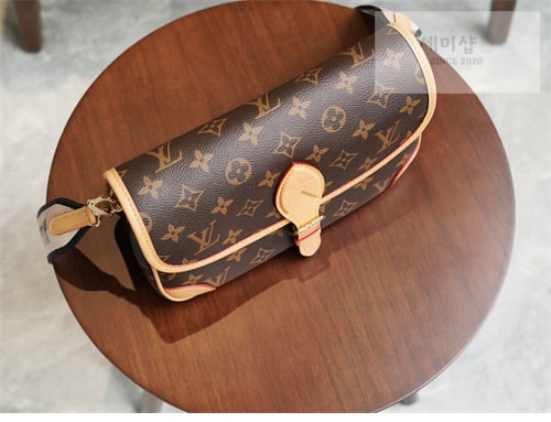 Louis Vuitton 루이비통 다이앤 PM M45985 모노그램 Bag 7번 이미지
