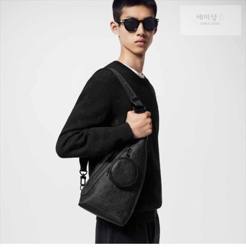 Louis Vuitton 루이비통 듀오 슬링백 쉐도우 모노그램 M21890 블랙 Bag 5번 이미지