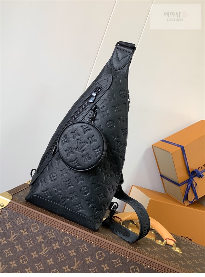 Louis Vuitton 루이비통 듀오 슬링백 쉐도우 모노그램 M21890 블랙 Bag 1번 이미지